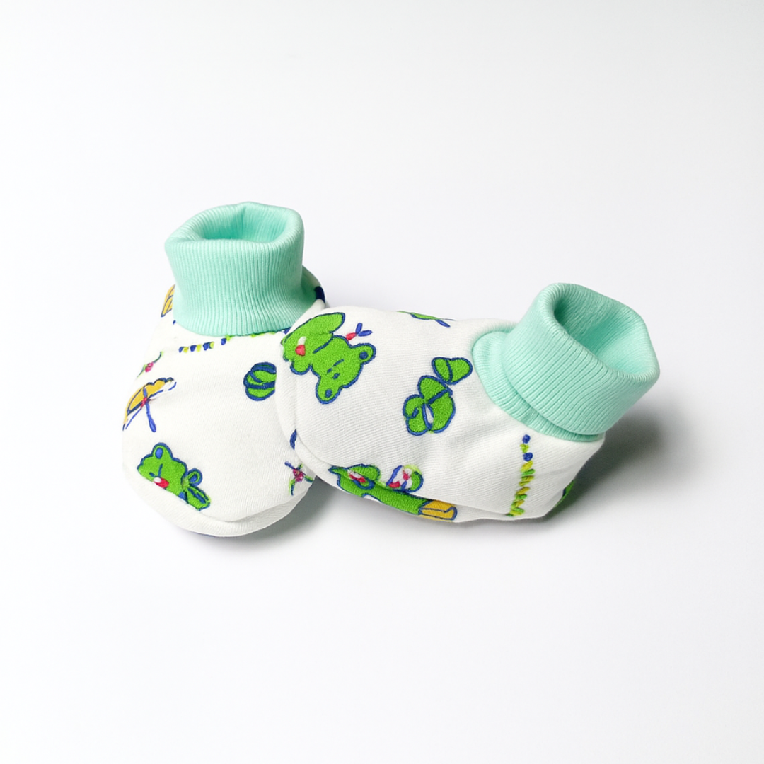 Set of 3 Booties for Baby Boys| Baby Girls | Green Stripe Blue Hearts